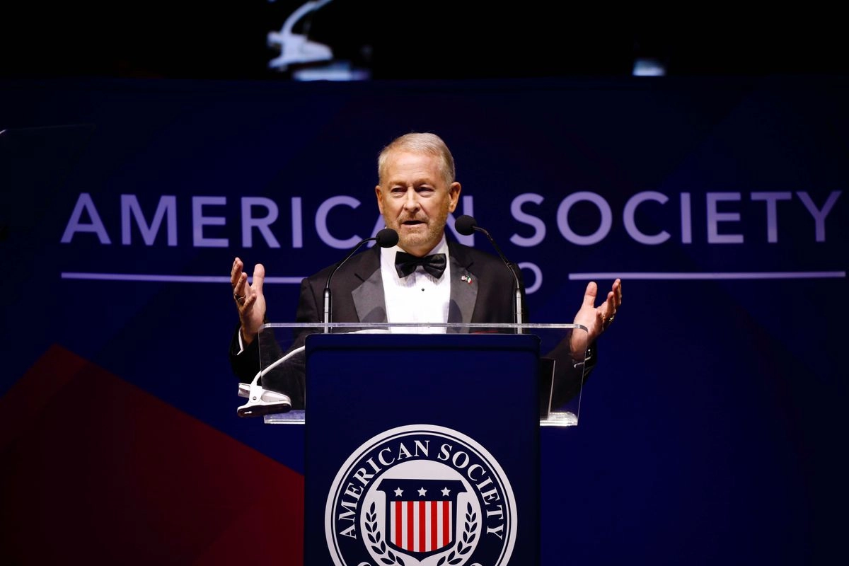 Ronald Johnson, embajador de EU en México, comunicó que los cárteles de la droga designados como organizaciones terroristas por el gobierno de Trump corrompen instituciones y destruyen vidas. Foto 