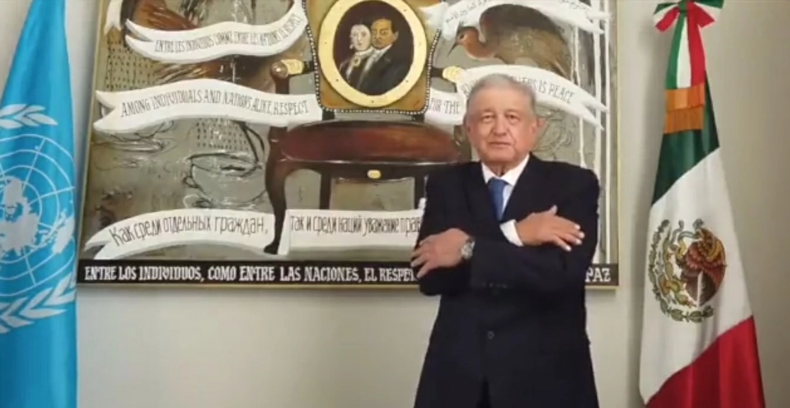 Imagen del Presidente utilizada en el video que le dedicaron las cantantes.