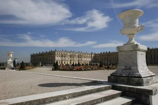 El Palacio de Versalles, en Francia, también fue cerrado al turismo ante la pandemia de coronavirus. Foto Afp 