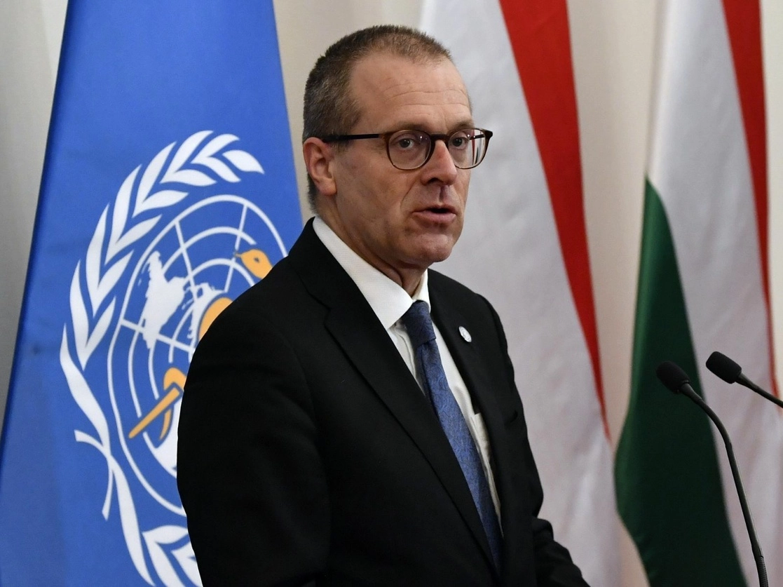 "Este contexto, que hasta ahora no vivimos en esta pandemia, nos da la posibilidad de un largo periodo de tranquilidad", dijo el director para Europa de la Organización Mundial de la Salud, Hans Kluge. Foto MTI vía Ap