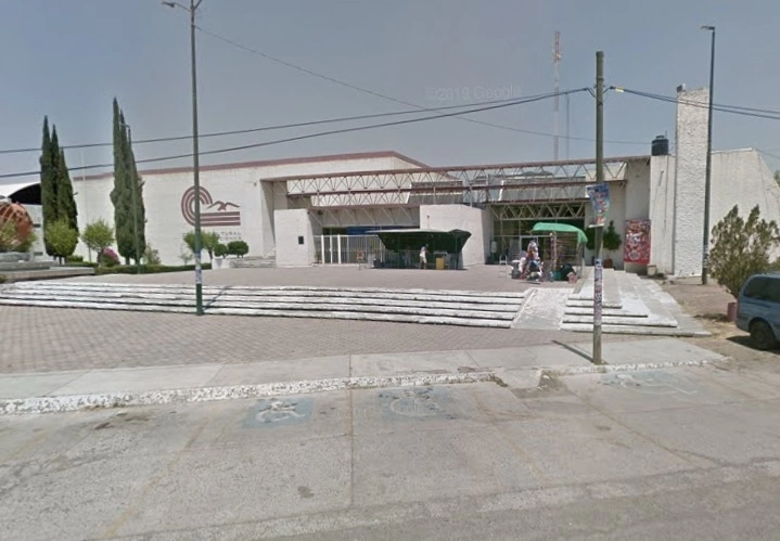 Habitantes de las colonias La Rueda, Los Nogales, Manantiales y los Agaves en san Juan del Río fueron llevados al Cecuco, habilitado como albergue. Foto Tomada de Google Maps
