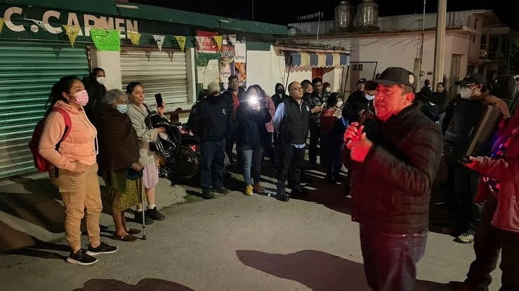 Pidieron a los vecinos "respetar el perímetro de seguridad de un kilómetro a la redonda" de dónde se encuentra la fuga. Foto la Jornada