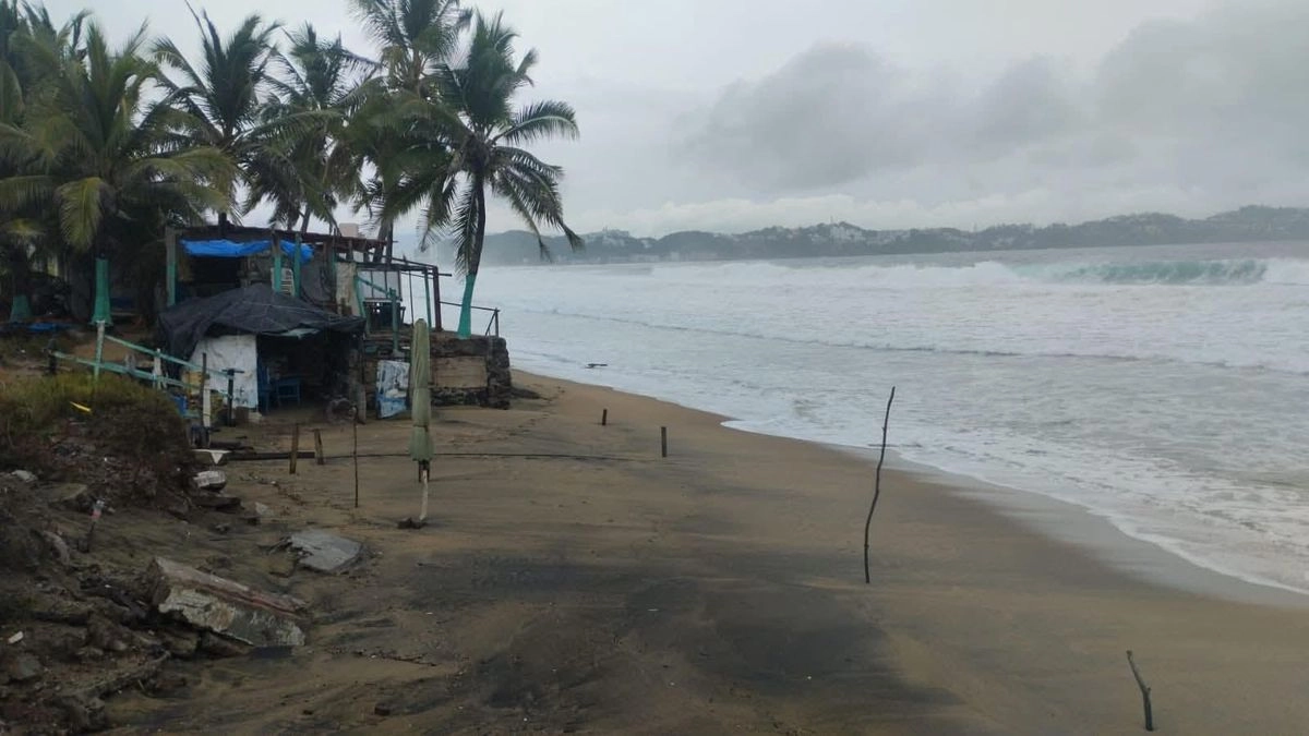 La UEPC exhorta a la población a mantenerse informada a través de los canales oficiales, evitar salir de casa si no es necesario, no acercarse a ríos, arroyos ni zonas bajas propensas a inundaciones, asegurar techos, ventanas y objetos que puedan desprenderse con el viento, y acatar todas las indicaciones de las autoridades.