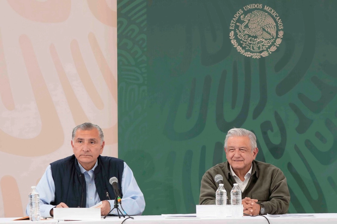 Adán Augusto López, secretario de Gobernación, y Andrés Manuel López Obrador, presidente de México, durante una conferencia en noviembre pasado. Foto Cuartoscuro 