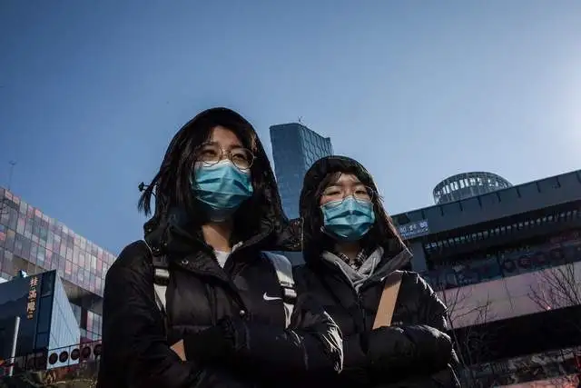 “No se equivoquen, es una urgencia en China. Pero aún no es una urgencia sanitaria mundial”, señaló el director de la organización, Tedros Adhanom. La imagen, en Pekín. Foto Afp