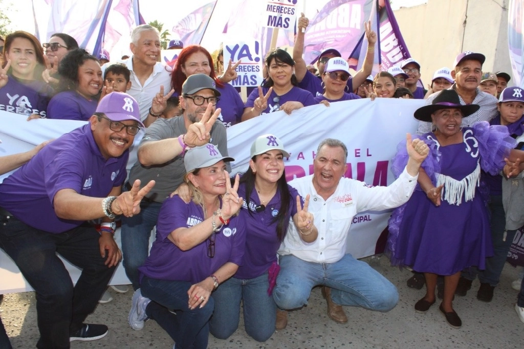 Morenitas se suman a la campaña de la candidata  Yahleel Abdala, abanderada de la alianza PRI-PAN. Foto Carlos Figueroa