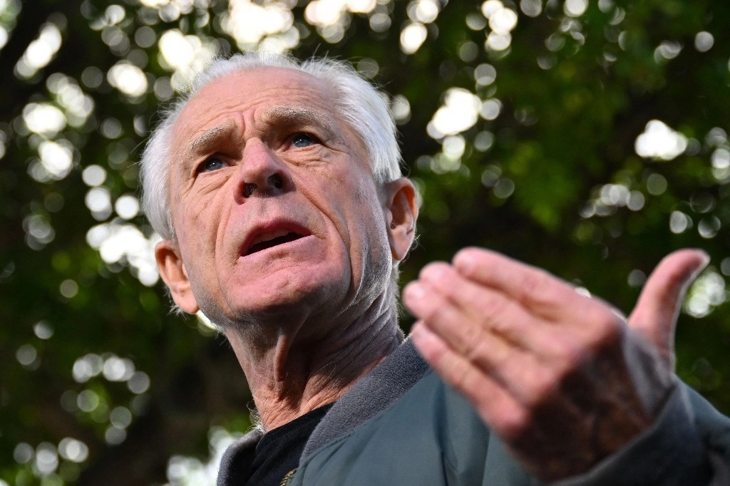 Peter Navarro, un ex asesor comercial de Donald Trump en la Casa Blanca, ingresó a prisión este martes en Miami por negarse a testificar ante el panel del Congreso. Foto Afp / Archivo