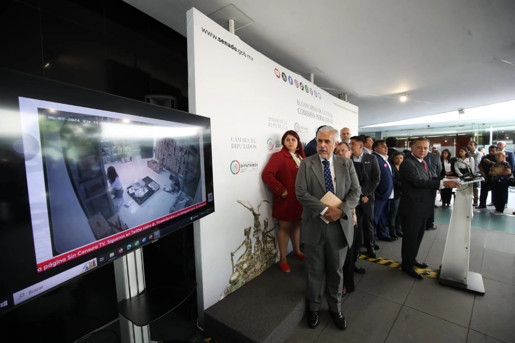 Santiago Nieto Castillo, ex director de la UIF, recordó que el propio IEEQ emitió un comunicado en el cual admitió que “efectivamente se abrieron los paquetes electorales, lo cual es absolutamente violatorio de la normatividad”, en conferencia de prensa en el Senado de la República, el 3 de julio de 2024. Foto Yazmín Ortega Cortés

