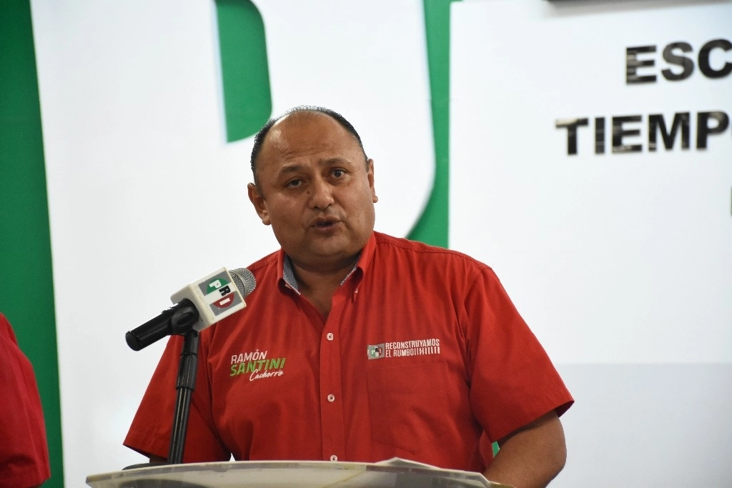 El ex dirigente estatal del PRI, diputado Ramón Cuauhtémoc Santini Cobos, renunció al ‘tricolor’. Foto Lorenzo Chim 