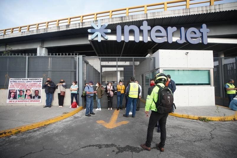 Ex empleados de Interjet durante la protesta. Foto Víctor Camacho 