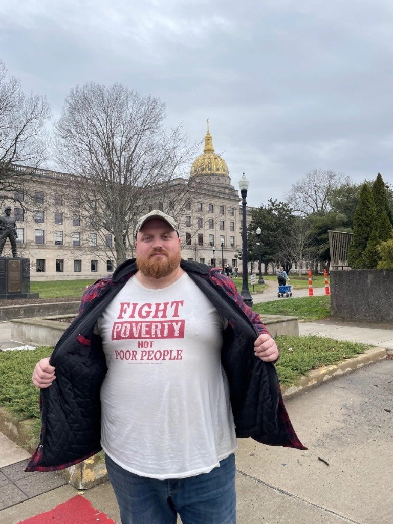 Zach Shrewsbury, ex ‘marine’ socialista, quien busca un escaño en el Senado por Virginia Occidental, conversó con este diario. Foto ‘La Jornada’