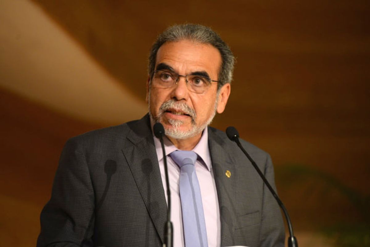 Ex miembros de la Junta de Gobierno de la UV rechazan prórroga del rector
