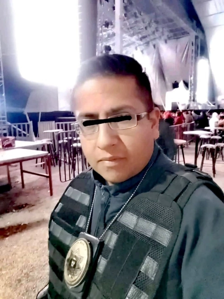 Cuando arribaron policías estatales le exigieron que se entregara, por lo que Marco Antonio se cortó el cuello y fue llevado al Hospital General de Pachuca, ahí recibió atención médica. Foto La Jornada