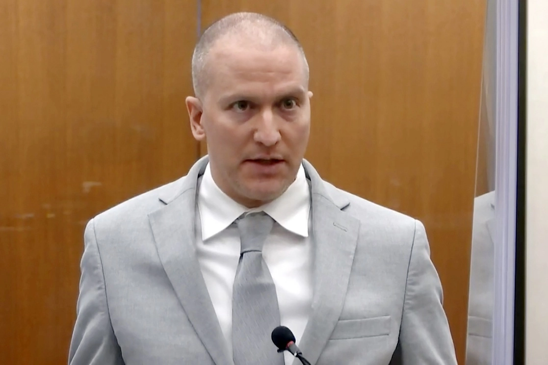 El ex agente de policía Derek Chauvin se declaró culpable de violar los derechos civiles de George Floyd. La imagen, del pasado 25 de junio. Foto Ap / Archivo