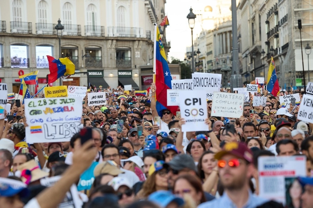  Decenas de personas durante una nueva protesta contra el Gobierno venezolano de Nicolás Maduro, en la Puerta del Sol, a 17 de agosto de 2024, en Madrid. Foto Europa Press