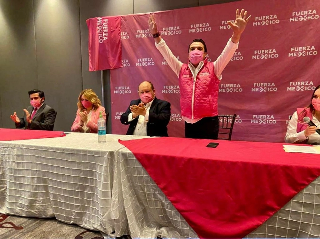 Gerardo Islas, dirigente nacional de Fuerza por México, declaró que es el momento de que un médico gobierne para salvar a Nuevo León, el 8 de marzo de 2021. Imagen tomada del Twitter de @gerislas