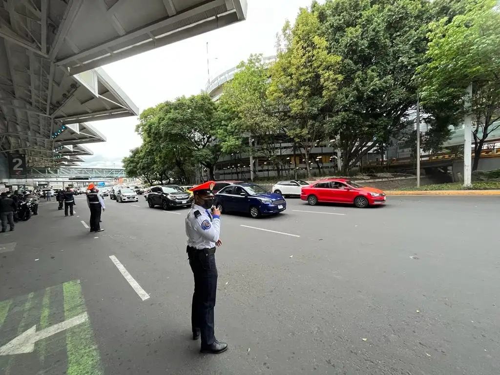 Después de las 18:00 horas, los ex trabajadores de Mexicana de Aviación retiraron el bloqueo. Foto: Alfredo Domínguez
