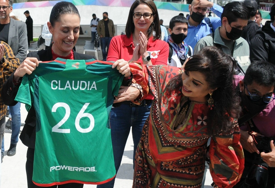 La jefa de gobierno, Claudia Sheinbaum, encabezó la conferencia de prensa donde se anunció que la Copa del Mundo de la FIFA visitará la capital y será albergada en la alcaldía Iztapalapa, el 26 de septiembre de 2022. Foto Cuartoscuro