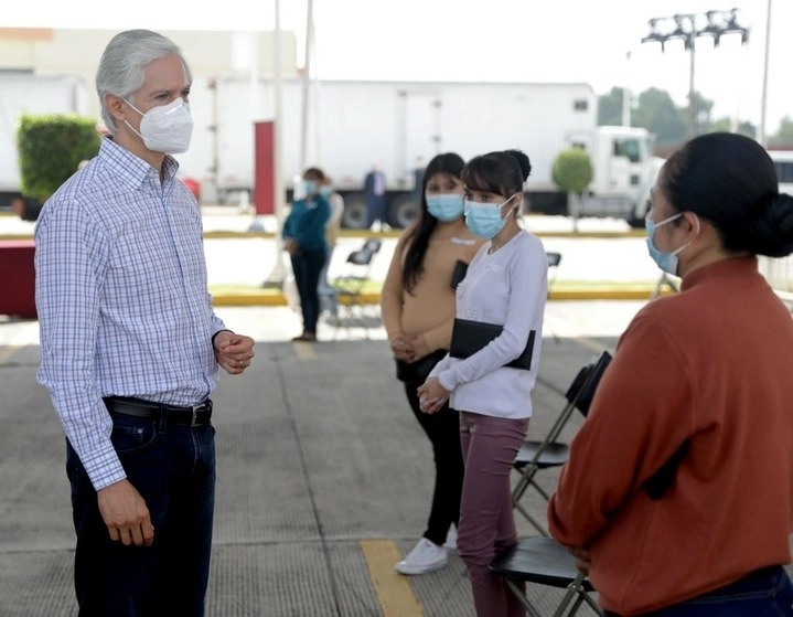 Alfredo del Mazo resaltó el compromiso conjunto de todos los mexiquenses para propiciar la recuperación económica mexiquense. Foto tomada del Twitter de @alfredodelmazo