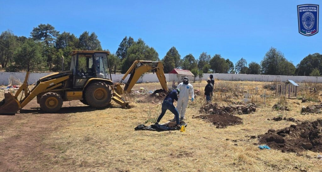 Los cadáveres fueron trasladados a las instalaciones de la Dirección de Servicios Periciales y Ciencias Forenses en el municipio de Cuauhtémoc. Foto 