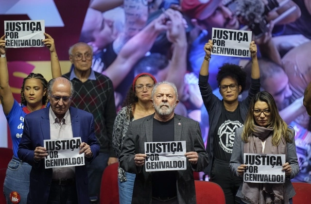 Luiz Inácio Lula da Silva reclama justicia por el hombre asesinado a manos de la policía. Foto Ap