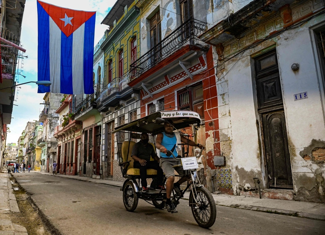 Legisladores, ex funcionarios y expertos enviaron una carta al presidente Joe Biden en la cual instan al mandatario estadunidense a conducir un esfuerzo más amplio por normalizar la relación con Cuba. En la imagen, La Habana, en octubre pasado. Foto Afp