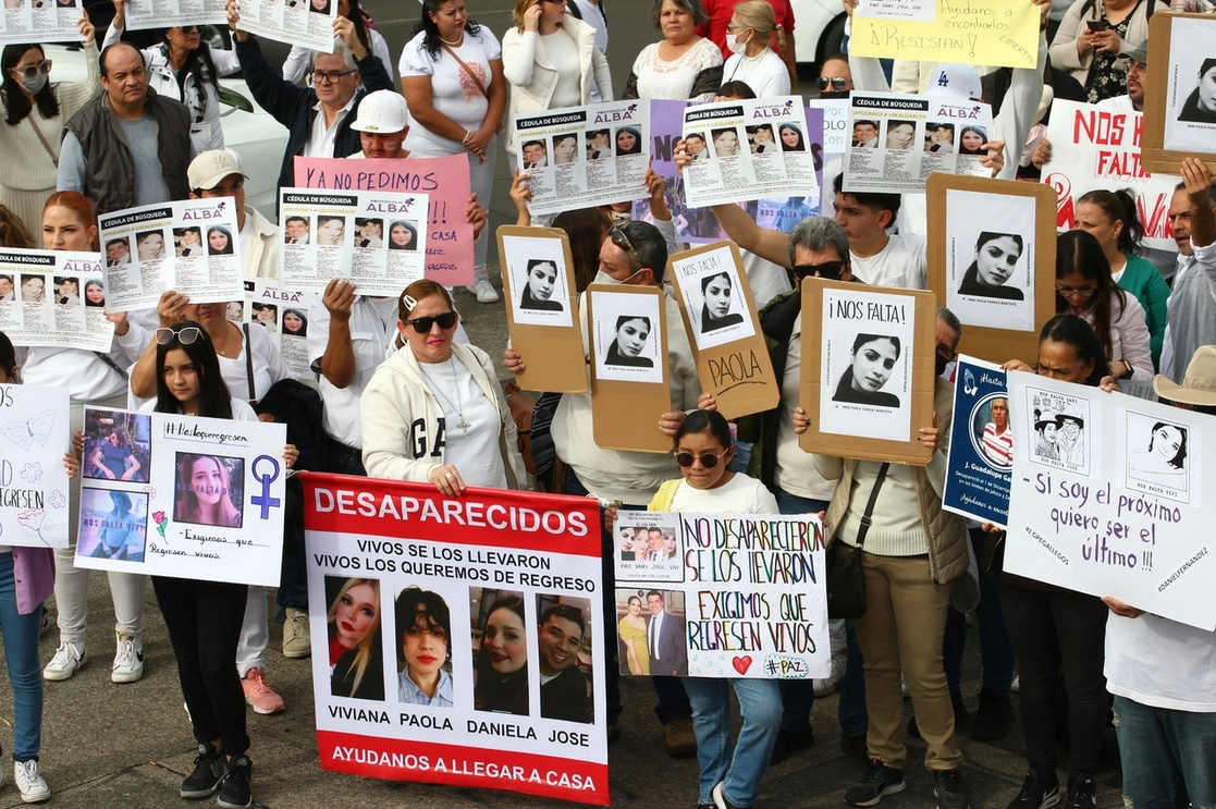 Familiares, amigos de los cuatro desaparecidos realizaron una caravana desde Colotlán a Guadalajara para exigir la aparición con vida de los jóvenes. Fotos. Arturo Campos Cedillo