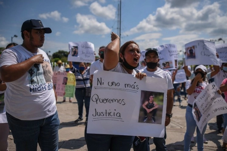 En imagen de archivo, manifestación de pobladores, familiares y amigos de Alexander Gómez Martínez, futbolista de 16 años asesinado en Acatlán de Pérez Figueroa, Oaxaca. Foto Cuartoscuro 