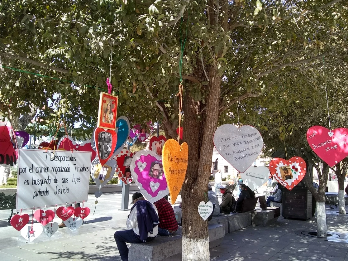 Los manifestantes exigieron mayor coordinación entre la Comisión Nacional y la Estatal de Búsqueda. Foto 'La Jornada'