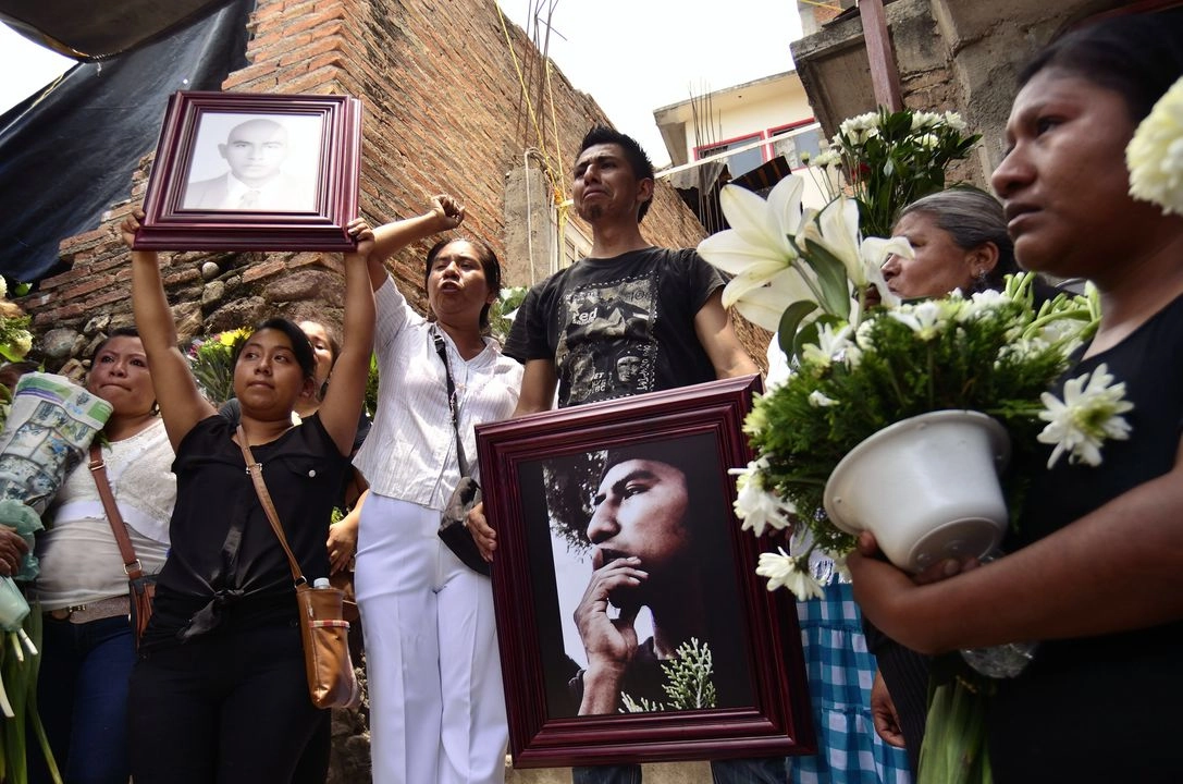 El asesinato del profesor Vivar Díaz “se dio en el marco de las protestas que el Movimiento Popular Guerrerense (MPG) y otras organizaciones sociales por la presentación con vida de los 43 estudiantes desaparecidos de Ayotzinapa. Foto 
