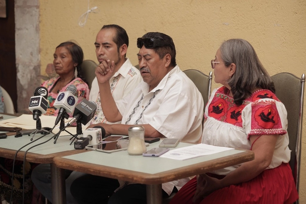 El coordinador de la organización indígena, Pavel Guzmán, sostuvo que todo parece indicar que el arresto de la defensora de los bosques de la comunidad de Ocumicho, municipio de Charapan, obedece a su labor, toda vez que se ha enfrentado a talamontes y a productores de aguacate de esa región purépecha. Foto tomada de X.
