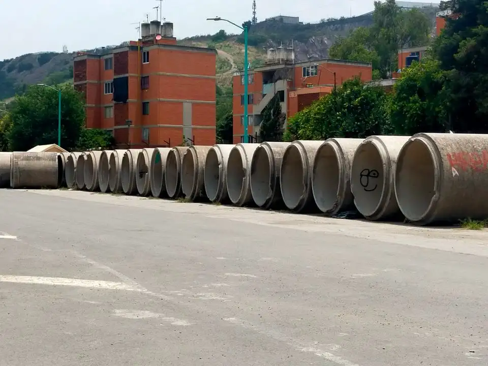 Material abandonado desde hace seis años en la Unidad Habitacional Niños Héroes de Cuautitlán Izcalli. Foto