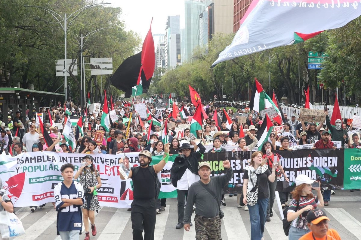 La Coordinación General por Pa-lestina (integrada por sindicatos, universidades y grupos sociales) leyó un mensaje, y se dio voz a Mohamad Abd Salam, representante de la Organización para la Liberación de Palestina. Foto 