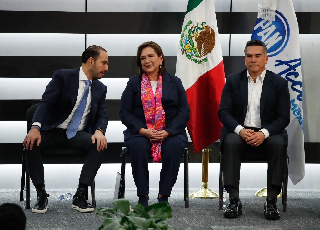 Marko Cortés, dirigente nacional del PAN; Xóchitl Gálvez, ex candidata a la presidencia y Alejandro Moreno, dirigente nacional del PRI. Foto Cristina Rodríguez / Archivo