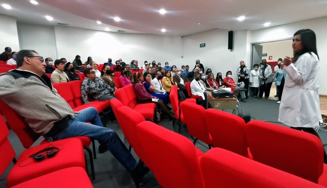 Asamblea de trabajadores. Foto Alfredo Valadez