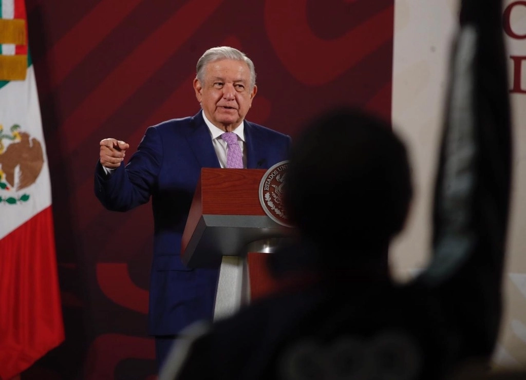 El presidente Andrés Manuel López Obrador durante su conferencia matutina en el salón Tesorería de Palacio Nacional, en la Ciudad de México, el 10 de abril de 2023. Foto Cristina Rodríguez