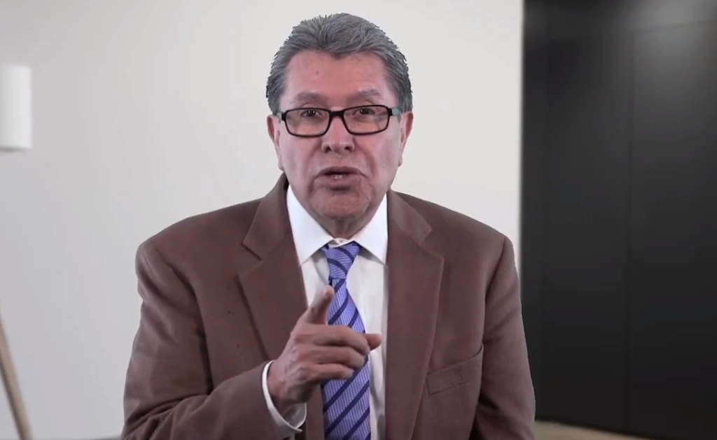 El coordinador de Morena en el Senado, Ricardo Monreal durante su mensaje. Imagen tomada del video compartido en redes sociales