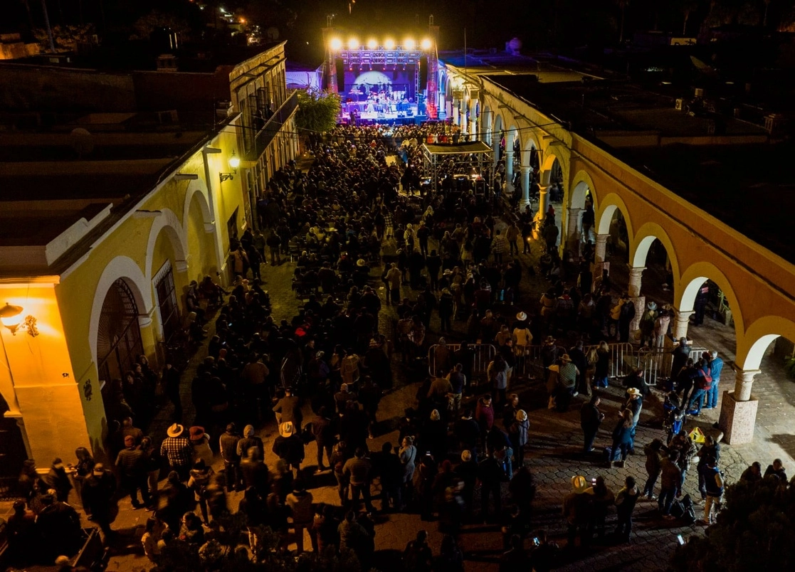 Eventos culturales del Festival Alfonso Ortiz Tirado, se realizan en calles, museos y teatros de Álamos, Sonora. Foto ‘La Jornada’ 