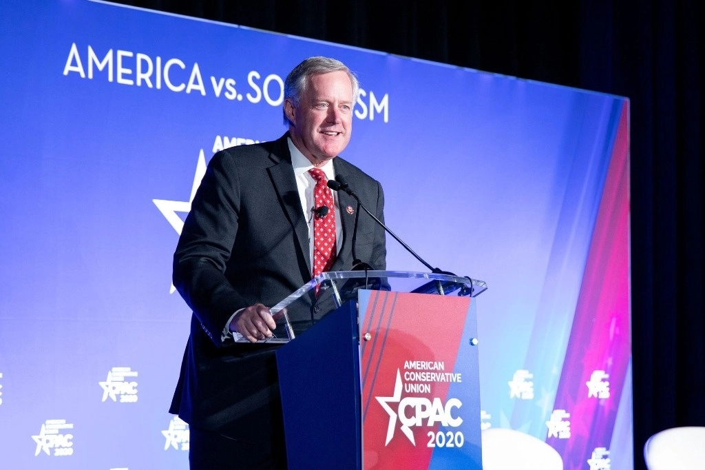 El documento afirma que 11 republicanos de Arizona presentaron papeles en los que declaraban falsamente que Trump había ganado en Arizona. Foto @MarkMeadows/ Archivo 