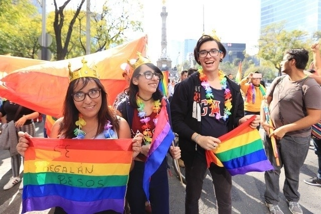 Personas de la comunidad LGBTIQ+ durante una marcha en imagen de archivo. Foto Luis Castillo 