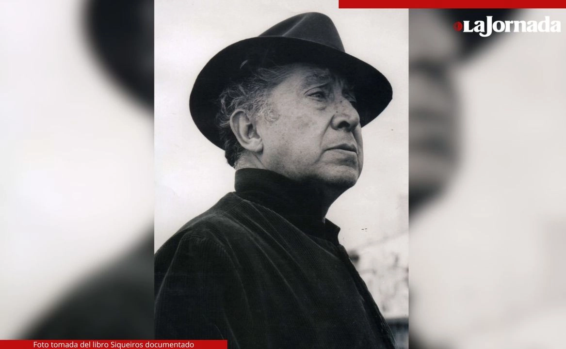 David Alfaro Siqueiros después de concluir su mural ‘La marcha de la humanidad’, en 1971. Foto 