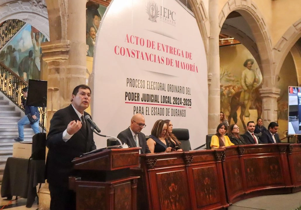 Aspectos del evento donde se entregaron las constancias a los 49 candidatos electos. Foto