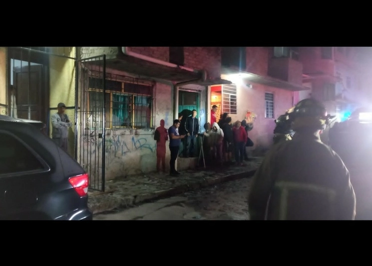 Seis casas fueron afectadas por la onda expansiva de la explosión  ocurrida en una vivienda de la colonia Ex Hacienda El Pedregal, en Atizapán, estado de México. Foto ‘La Jornada’