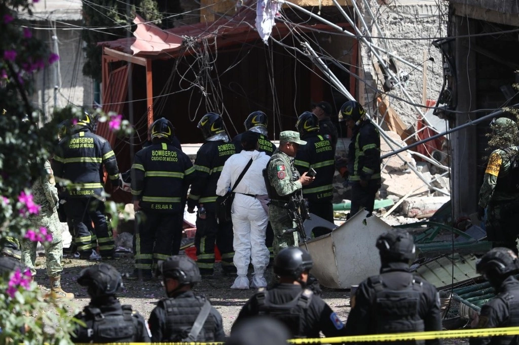 Al menos seis personas resultaron heridas luego de una explosión por acumulación de gas que provocó el derrumbe de una casa en las calles de Francisco I. Madero e Ignacio Allende, colonia Ampliación Miguel Hidalgo 3a Sección, en la alcaldía Tlalpan, el 16 de abril de 2024. Foto Alfredo Domínguez