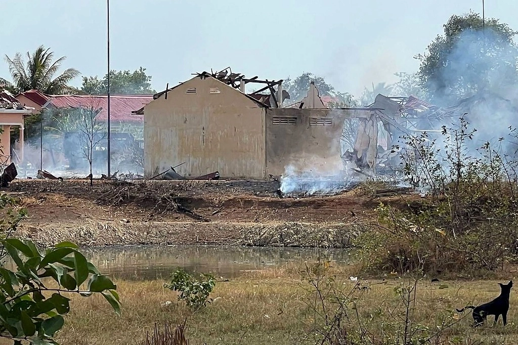Explosión en una base militar en la provincia de Kampong Speu el 27 de abril de 2024. Foto Afp
