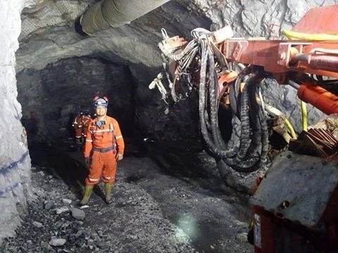 Un trabajador de la mina, ubicada en Zacatecas. Foto @Outletminero 