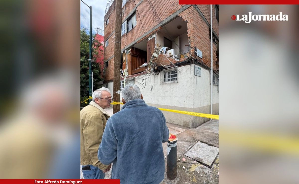 Seis lesionados y daño estructural en el primer nivel de un condominio de la colonia Independencia, alcaldía Benito Juárez, dejó la explosión por acumulación de gas en un departamento. El siniestro ocurrió alrededor de las 5:30 de la mañana cuando un residente de la planta baja iba a encender el calentador. Myriam Urzúa, titular de Protección Civil, dijo que el gobierno capitalino pagará la rehabilitación del inmueble, el cual fue desalojado y las familias reubicadas temporalmente en hoteles. 