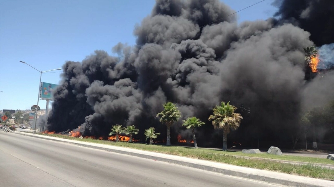 La explosión se reportó cerca de las 11:35 horas, a unos 500 metros al sur de la Central Camionera de Tijuana, el 25 de junio de 2021. Foto Miguel Cervantes / La Jornada Baja California