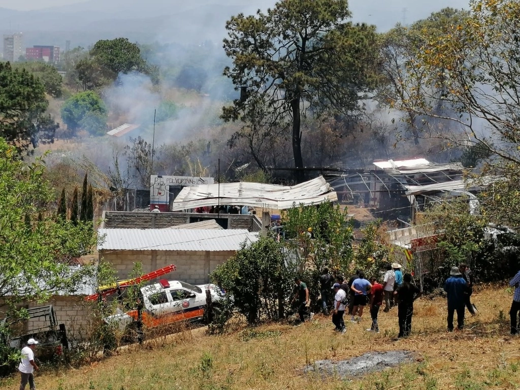 Explotó un establecimiento en Ocotepec, municipio de Cuernavaca, Morelos, en el cual se fabricaba pirotecnia. Foto Rubicela Morelos