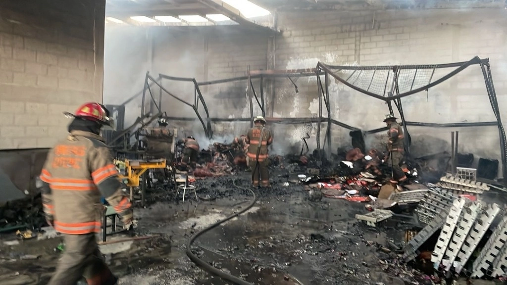 Vecinos de la Joya San Isidro Atlautenco reportaron un fuerte estallido que cimbró sus viviendas, localizadas a un costado de la autopista México-Pirámides y en las inmediaciones de la Termoeléctrica. Foto ‘La Jornada’